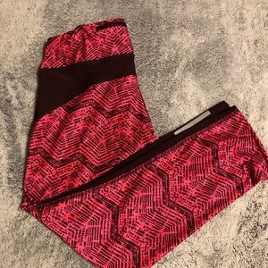 SOLD— Nike Capri tights